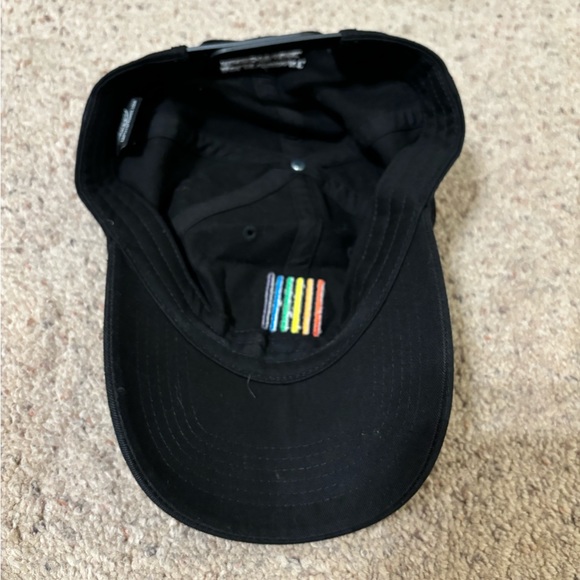Peloton Pride Hat - Picture 4 of 5